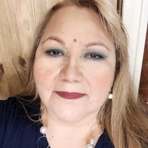 Meet your Posher, Isabel